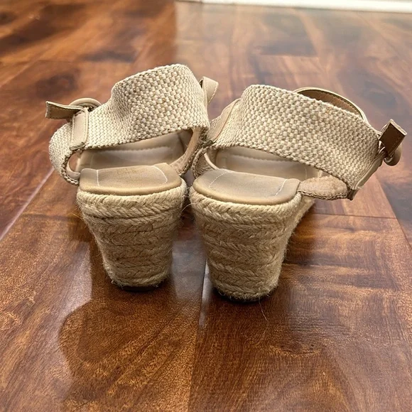 Catherine Malandrino Tan Woven Wedges - Picture 4 of 6